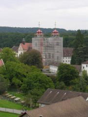 Vue de l'église abbatiale de Rheinau (en restauration en sept. 2008), depuis le parvis de la Bergkirche. Cliché personnel