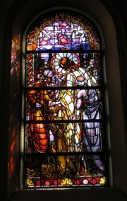 Troisième vitrail (à droite) de Philippe Robert. Cliché personnel