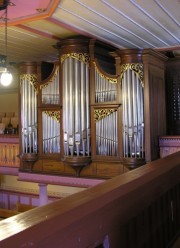 Une dernière vue de l'orgue Kuhn du Temple de Chaindon. Cliché personnel