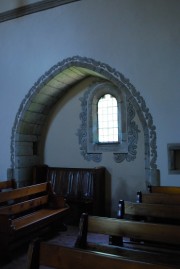 Vue d'une arcature gothique vers l'entrée du choeur. Cliché personnel