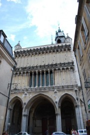 Vue de la façade de N.-Dame de Dijon. Cliché personnel (juin 2009)