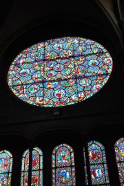 Vue des vitraux du transept Sud. Cliché personnel