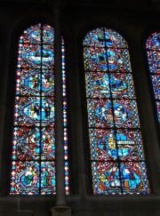 Détails de deux vitraux du 13ème s. (transept Nord). Cliché personnel