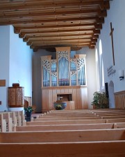 Vue intérieure de l'église en direction de l'orgue. Cliché personnel