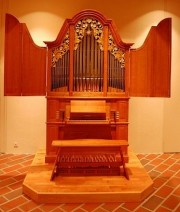 Vue de l'orgue ouvert. Crédit: http://www.kathlangenthal.ch/index.html?&page_id=100&node=99&level=2&l=2