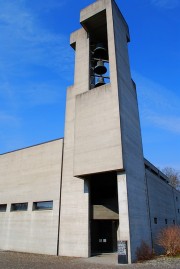 Vue de l'église réformée, Reinach. Cliché personnel (mars 2012)