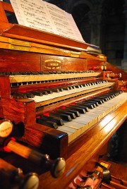 Vue de la console de l'orgue Merklin restauré. Cliché personnel