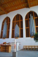 Vue de la façade de l'orgue Kuhn de l'église réformée d'Amriswil. Cliché personnel (automne 2012)