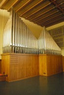 Vue de l'orgue Kuhn (1937-1996) de l'église réformé de Sirnach. Cliché personnel (automne 2012)