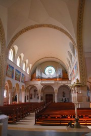 Vue de la nef avec le grand orgue Ziegler/Frey/Kuhn. Cliché personnel