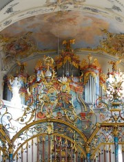 Vue vers le choeur et le grand orgue Aichgasser (1763). Cliché personnel