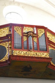 La tribune Ouest avec une façade d'orgue, probablement décorative. Cliché personnel