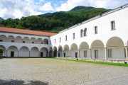 Cour intérieure de l'ancien couvent, devenu collège. Cliché personnel privé