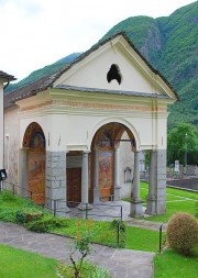 Vue du porche peint par Giacomo Antonio Pedrazzi. Cliché personnel privé