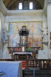 Vue du choeur avec la fresque de la Crucifixion (fin de la Renaissance). Cliché personnel privé