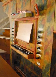 La console de l'orgue (un clavier/pédalier et une jolie composition). Cliché personnel