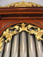 Détail des dorures de l'orgue. Cliché personnel