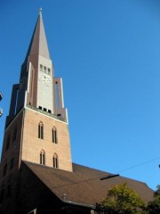 La Jakobi-Kirche de Hambourg reconstruite après la guerre. Crédit: //de.wikipedia.org/