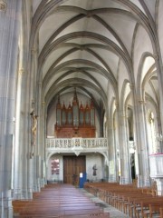 La nef et l'orgue au fond. Cliché personnel