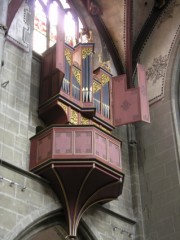 L'orgue de choeur suspendu en nid d'hirondelles (1982). Cliché personnel