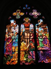 Vitrail de la Crucifixion par E. Biéler (influence Art Nouveau). Cliché personnel