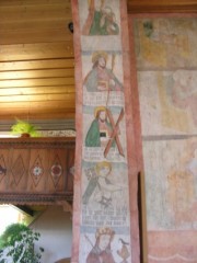 Les décorations peintes à l'entrée du choeur. Cliché personnel