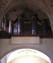 Vue de l'orgue Ayer (1995) de la Collégiale. Cliché personnel (la nef est très sombre)