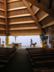 Vue intérieure partielle de l'église catholique de Nyon. Cliché personnel