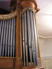 La tourelle de droite de l'orgue des Bréseux. Cliché personnel