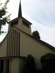 Eglise Ste-Thérèse à Lausanne. Cliché personnel (août 2007)