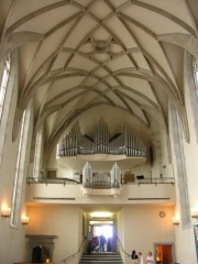 Vue de la nef gothique en direction des orgues. Cliché personnel