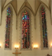 L'ensemble magnifique des trois vitraux de Giacometti. Cliché personnel