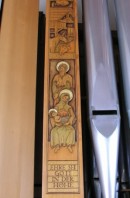 Détail sculpté et peint de l'orgue. Cliché personnel (avril 2008)