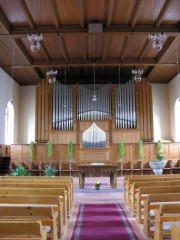 Vue de la nef de l'église d'Unterseen en direction de l'orgue (dans le choeur). Cliché personnel