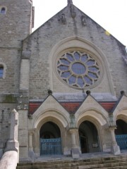 Façade de l'église St-Michel de Zoug. Cliché personnel (avril 2008)