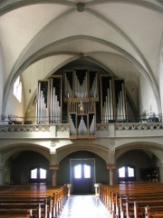 Vue de la nef en direction du Grand Orgue Kuhn. Cliché personnel