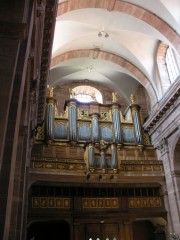 Autre vue en direction des orgues depuis la nef et bas-côté sud. Cliché personnel