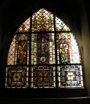 Autre vitrail au Temple St-Matthieu, Colmar (Petite Crucifixion, 13ème s.). Cliché personnel