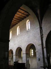 Collégiale de St-Imier. Perspective au niveau de la croisée du transept. Cliché personnel