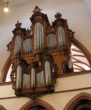 Orgue Silbermann de la Peterskirche, reconstruit par Neidhart et Lhôte. Cliché personnel (juillet 2008)