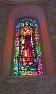 Collégiale de St-Imier. Autre vue du vitrail axial dans le choeur. Cliché personnel