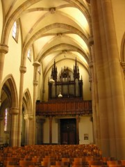 Autre vue de la nef et de l'orgue (réglage: tons plus chauds). Cliché personnel