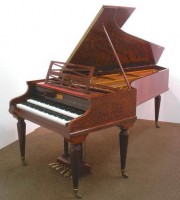 Clavecin de marque Pleyel (vers les années 1960), construit selon les critères de W. Landowska. Crédit: www.harpsichord.com/