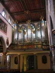 Autre perspective vers les orgues. Cliché personnel