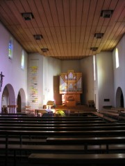 Vue intérieure en direction du choeur et de l'orgue. Cliché personnel