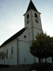 Vue de l'église catholique d'Aesch. Cliché personnel (oct. 2008)