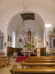 Vue intérieure de l'église en direction du choeur. Cliché personnel