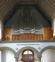 Vue rapprochée de l'orgue Goll (1954). Cliché personnel
