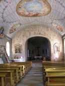 Vue intérieure de l'église de Matran. Cliché personnel (janv. 2009)