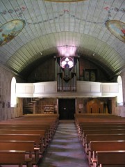 Autre vue de la nef et de l'orgue. Cliché personnel